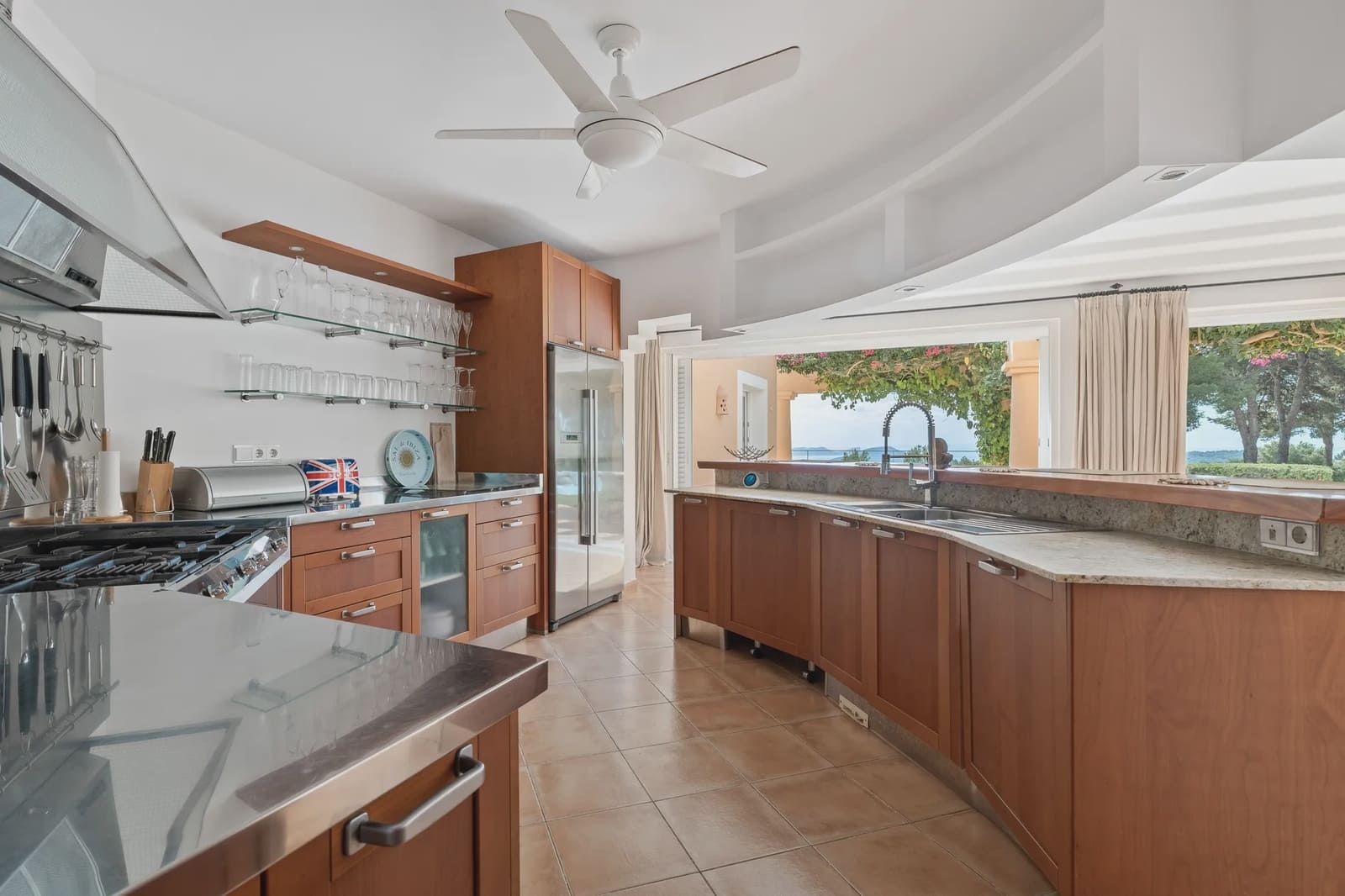 5 soveværelse Villa til salg i Es Cubells med swimmingpool garage - € 5.900.000 (Ref: 8464304)