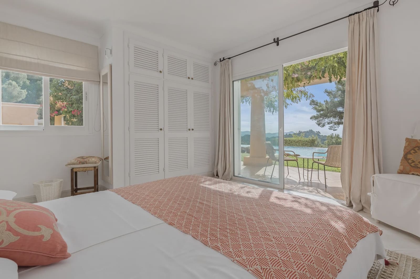 5 soveværelse Villa til salg i Es Cubells med swimmingpool garage - € 5.900.000 (Ref: 8464304)