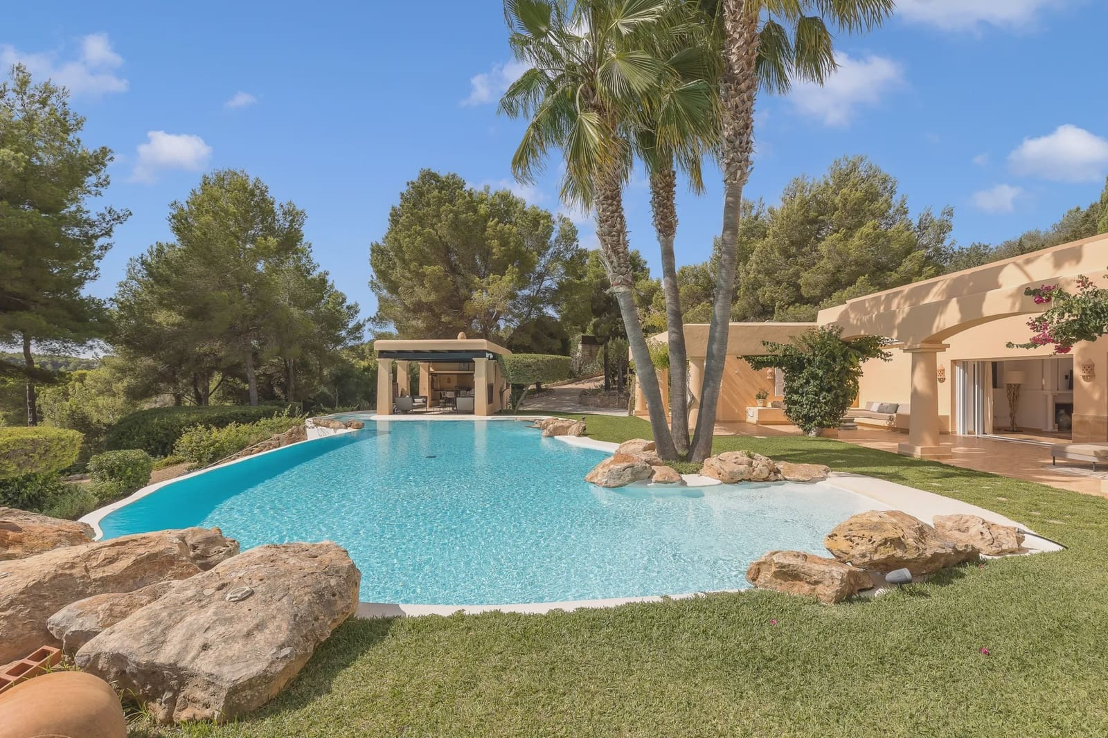 5 soveværelse Villa til salg i Es Cubells med swimmingpool garage - € 5.900.000 (Ref: 8464304)