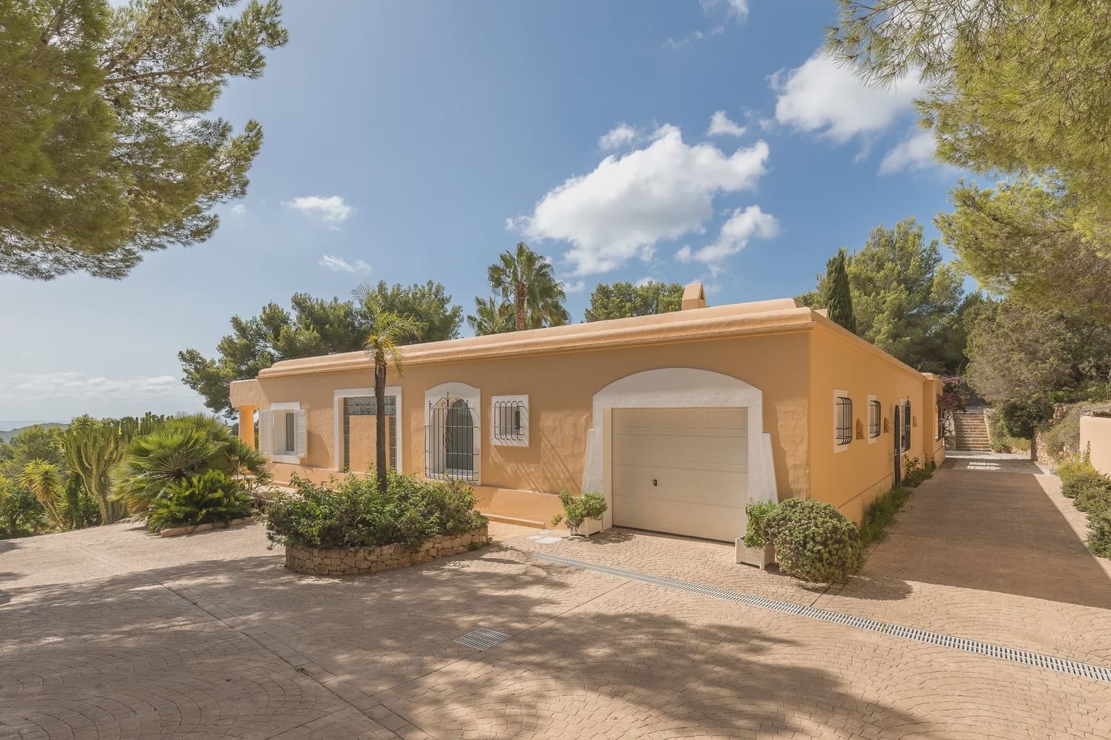 5 soveværelse Villa til salg i Es Cubells med swimmingpool garage - € 5.900.000 (Ref: 8464304)