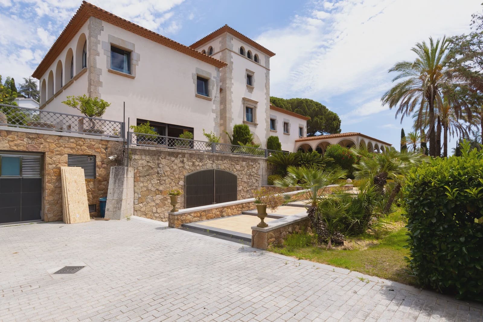 11 soverom Villa til salgs i Sant Andreu de Llavaneres med svømmebasseng garasje - € 6 000 000 (Ref: 8464309)