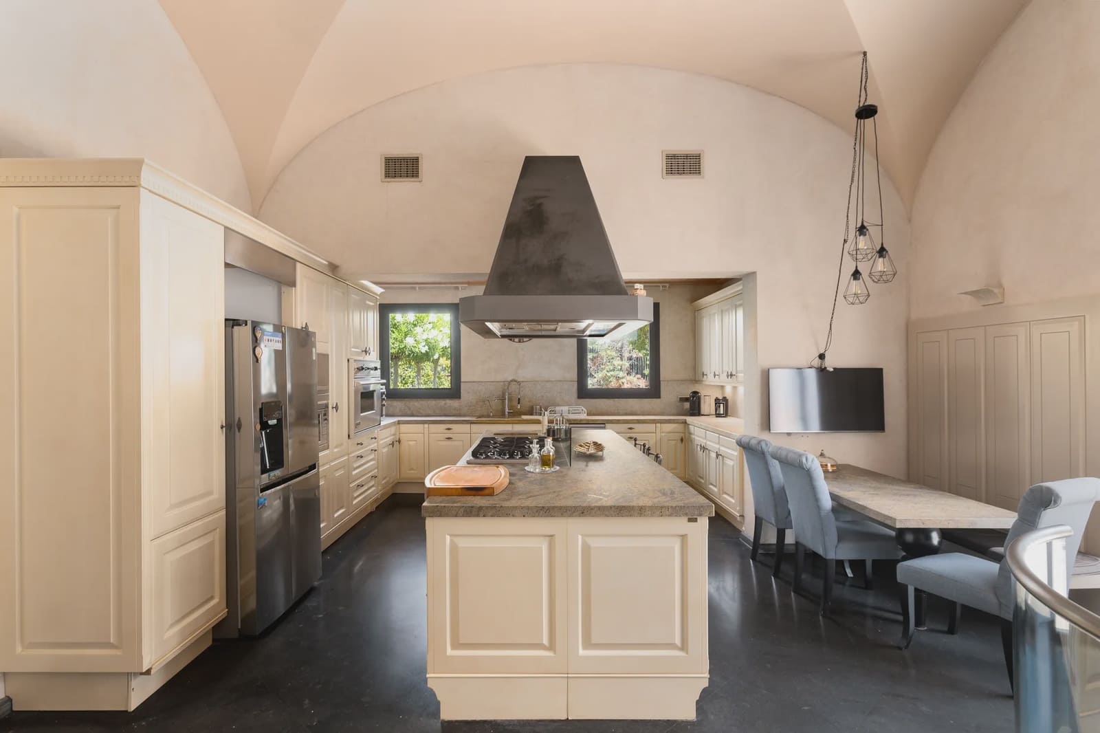 11 soverom Villa til salgs i Sant Andreu de Llavaneres med svømmebasseng garasje - € 6 000 000 (Ref: 8464309)