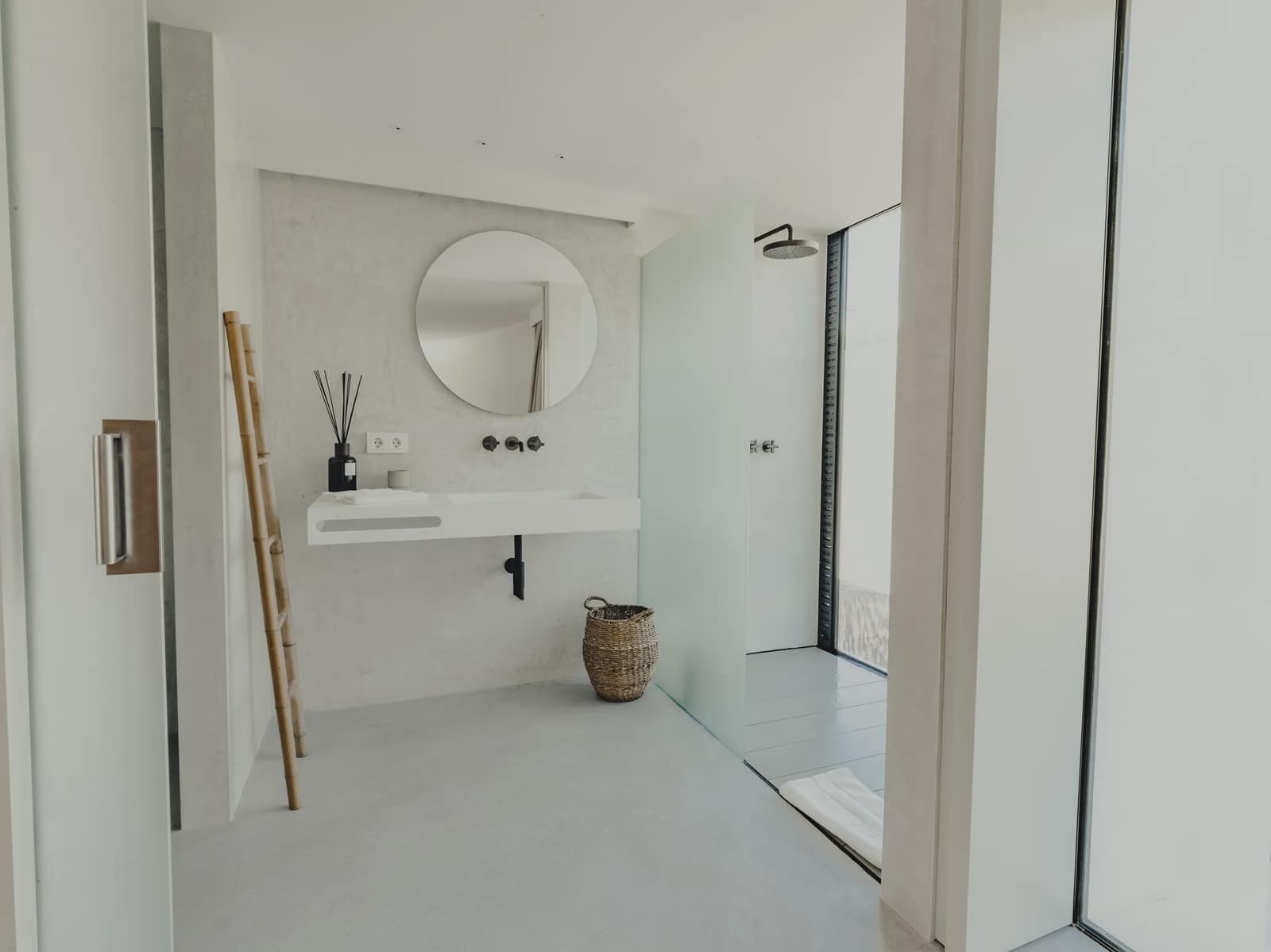 5 soveværelse Villa til salg i Es Cubells med swimmingpool garage - € 7.500.000 (Ref: 8464310)