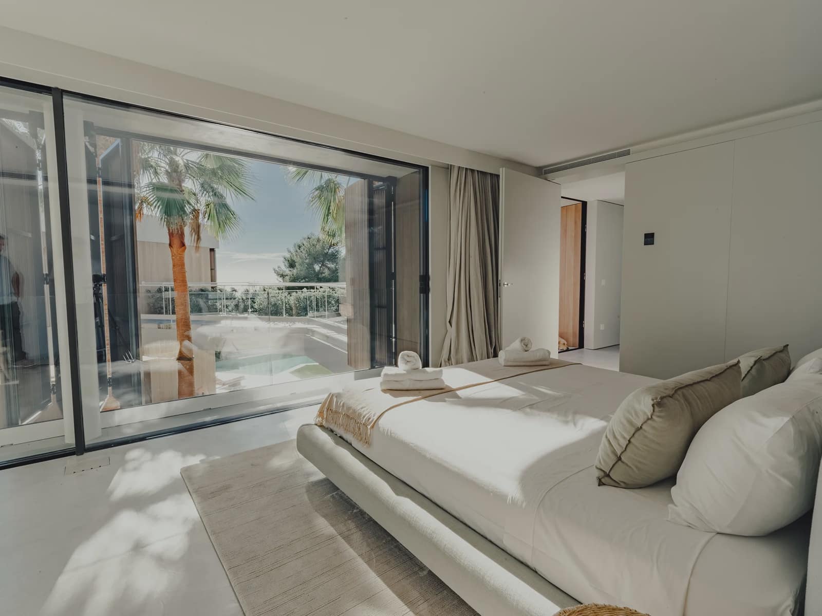 5 soveværelse Villa til salg i Es Cubells med swimmingpool garage - € 7.500.000 (Ref: 8464310)