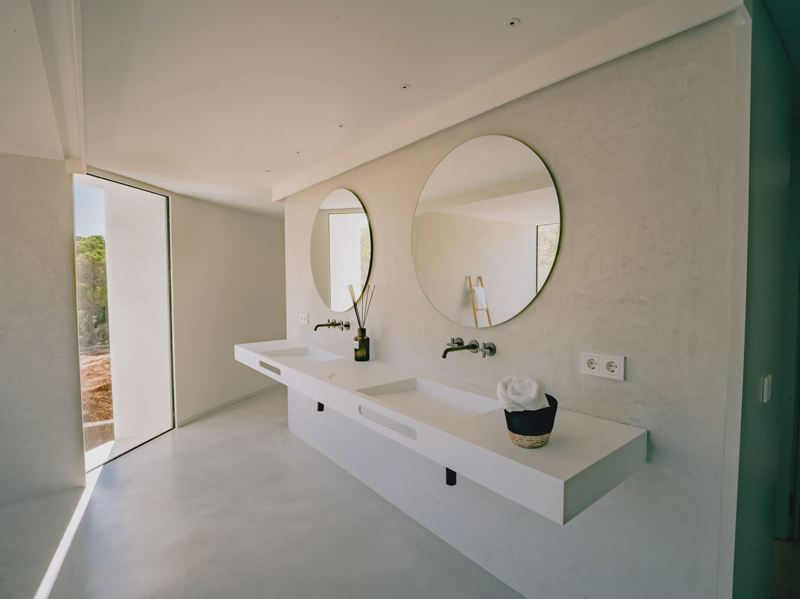 5 soveværelse Villa til salg i Es Cubells med swimmingpool garage - € 7.500.000 (Ref: 8464310)