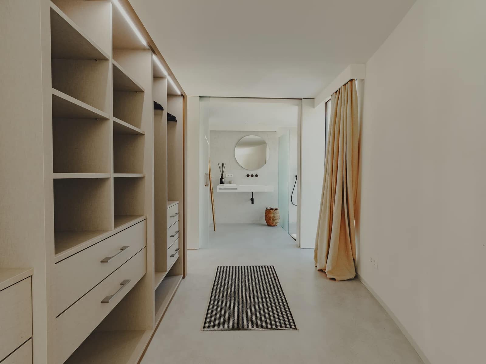 5 soveværelse Villa til salg i Es Cubells med swimmingpool garage - € 7.500.000 (Ref: 8464310)