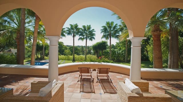 10 soverom Villa til salgs i Marbella med svømmebasseng garasje - € 4 995 000 (Ref: 8464311)