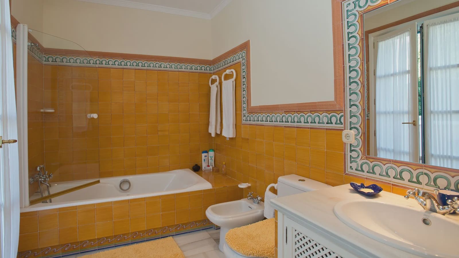 10 soverom Villa til salgs i Marbella med svømmebasseng garasje - € 4 995 000 (Ref: 8464311)