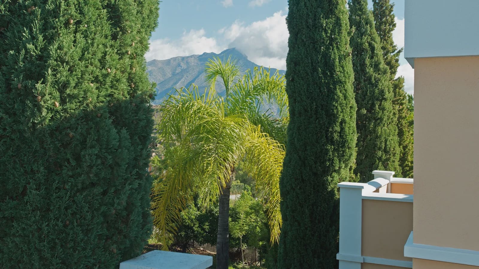 10 soverom Villa til salgs i Marbella med svømmebasseng garasje - € 4 995 000 (Ref: 8464311)