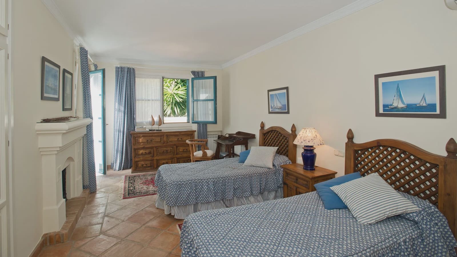 10 soverom Villa til salgs i Marbella med svømmebasseng garasje - € 4 995 000 (Ref: 8464311)