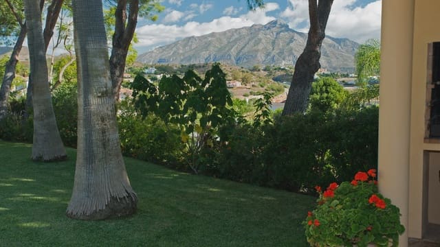 10 soverom Villa til salgs i Marbella med svømmebasseng garasje - € 4 995 000 (Ref: 8464311)