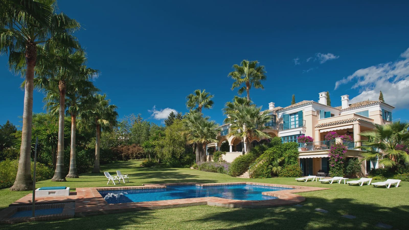 10 soverom Villa til salgs i Marbella med svømmebasseng garasje - € 4 995 000 (Ref: 8464311)