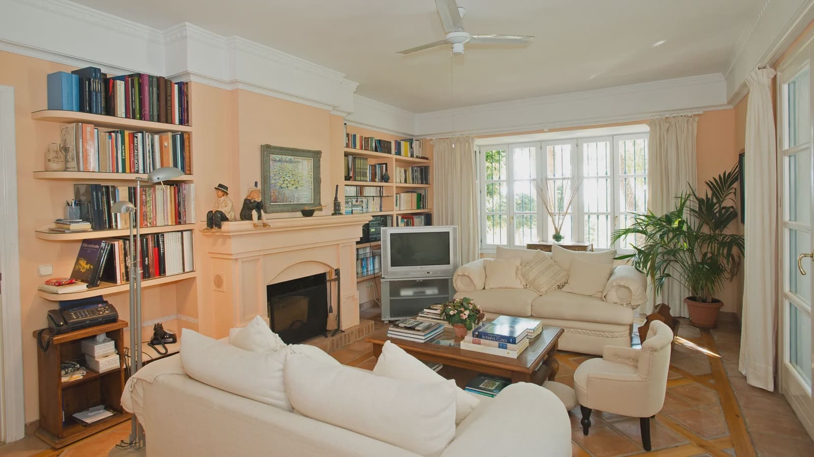 10 soverom Villa til salgs i Marbella med svømmebasseng garasje - € 4 995 000 (Ref: 8464311)