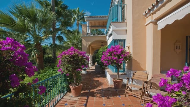 10 soverom Villa til salgs i Marbella med svømmebasseng garasje - € 4 995 000 (Ref: 8464311)