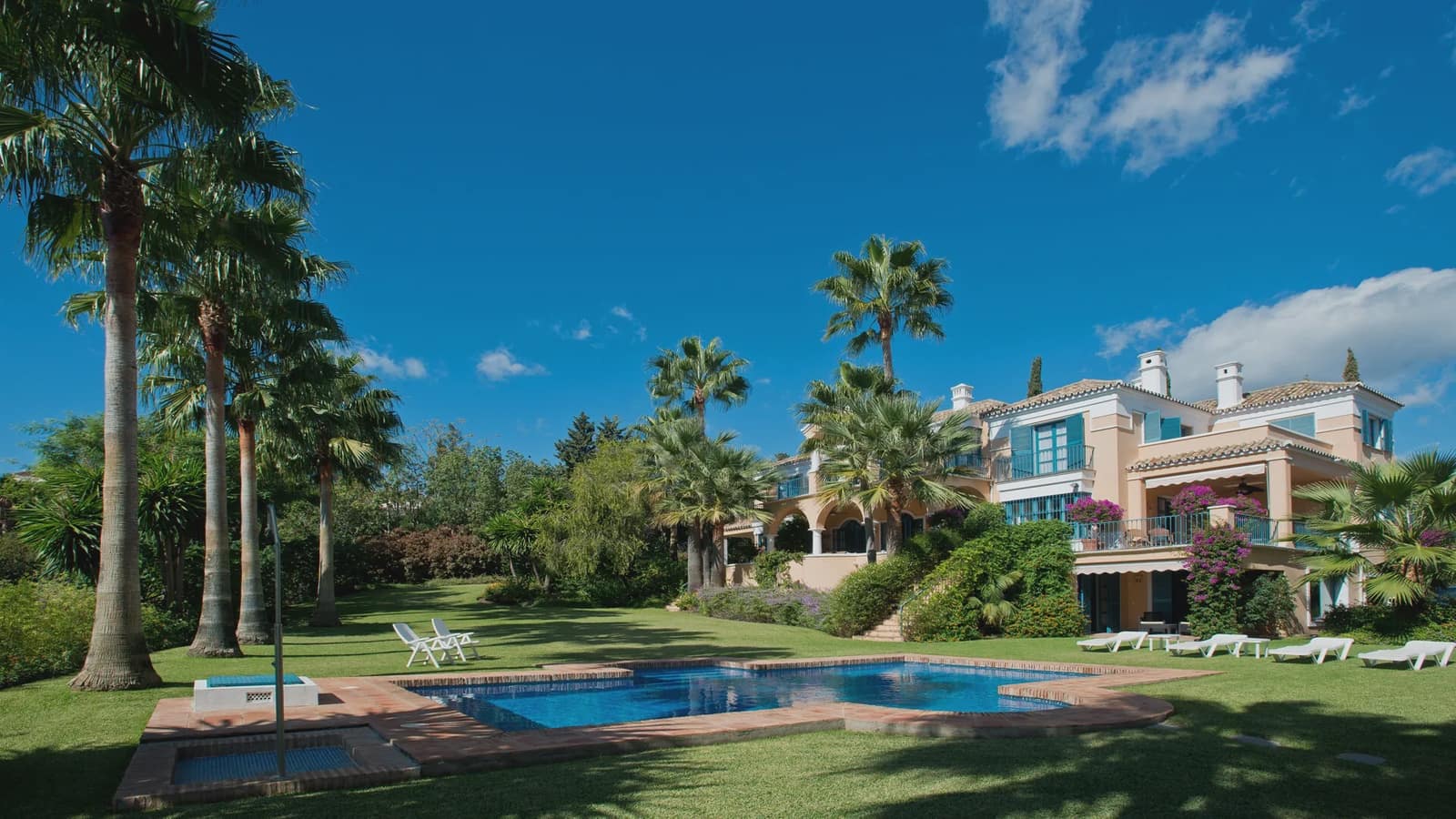 10 soverom Villa til salgs i Marbella med svømmebasseng garasje - € 4 995 000 (Ref: 8464311)