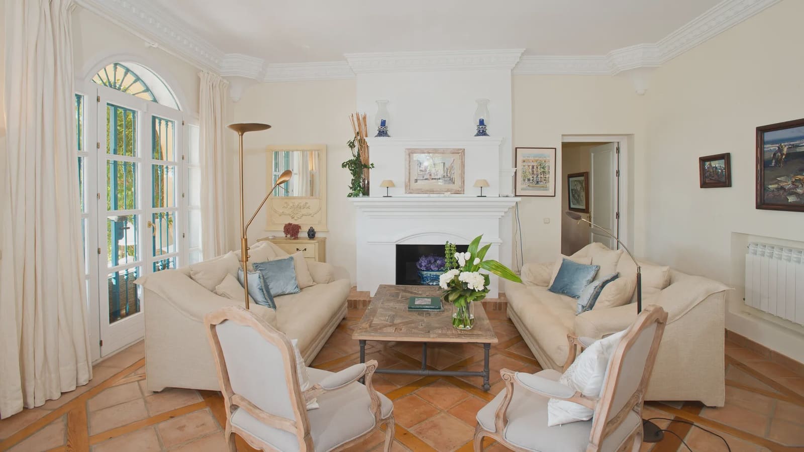 10 soverom Villa til salgs i Marbella med svømmebasseng garasje - € 4 995 000 (Ref: 8464311)