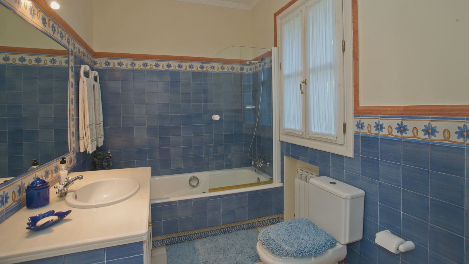 10 soverom Villa til salgs i Marbella med svømmebasseng garasje - € 4 995 000 (Ref: 8464311)