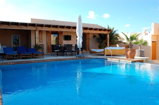 4 chambre Villa/Maison à vendre à Sant Francesc de Formentera, Formentera municipalité avec piscine garage - 4 200 000 € (Ref: 8464325)