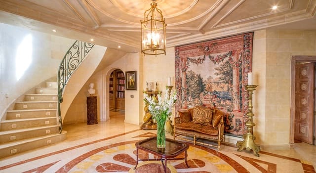 10 soverom Villa til salgs i Marbella del Este, Marbella med svømmebasseng garasje - € 30 000 000 (Ref: 8464326)