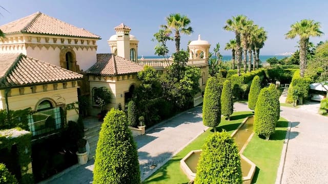 10 soverom Villa til salgs i Marbella del Este, Marbella med svømmebasseng garasje - € 30 000 000 (Ref: 8464326)