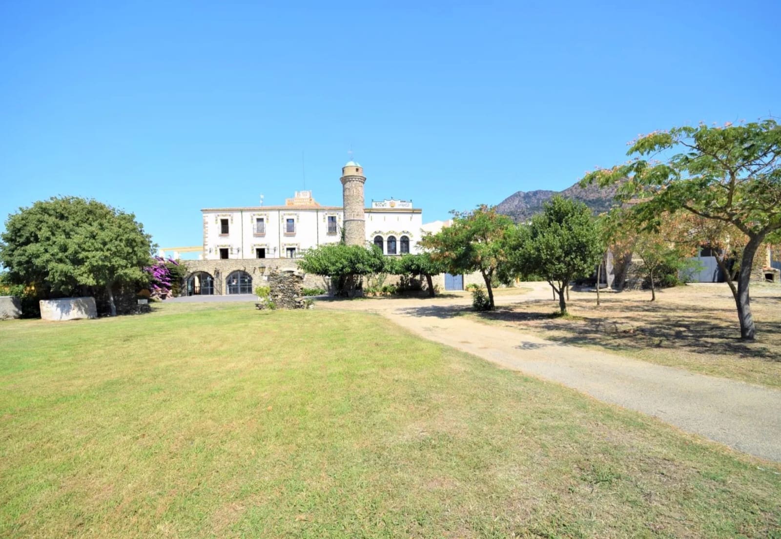 10 soveværelse Finca/Landehus til salg i Roses med swimmingpool garage - € 4.700.000 (Ref: 8464329)