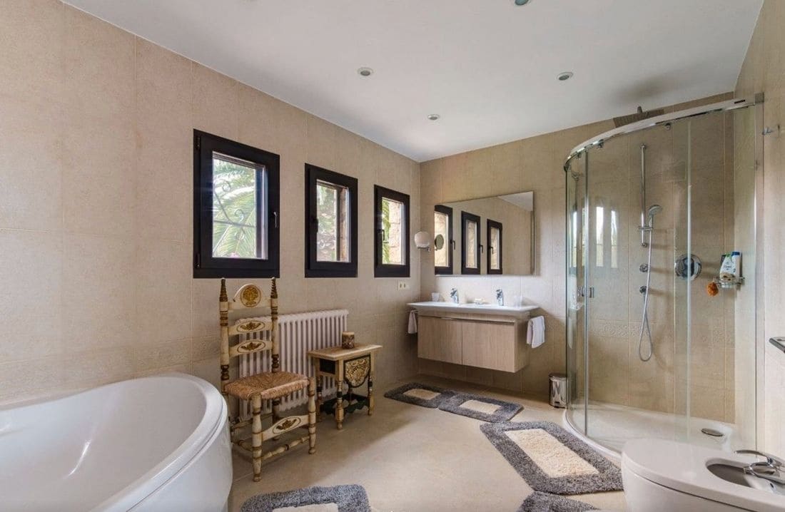 4 soveværelse Finca/Landehus til salg i Castell d'Aro med swimmingpool garage - € 1.250.000 (Ref: 8464330)