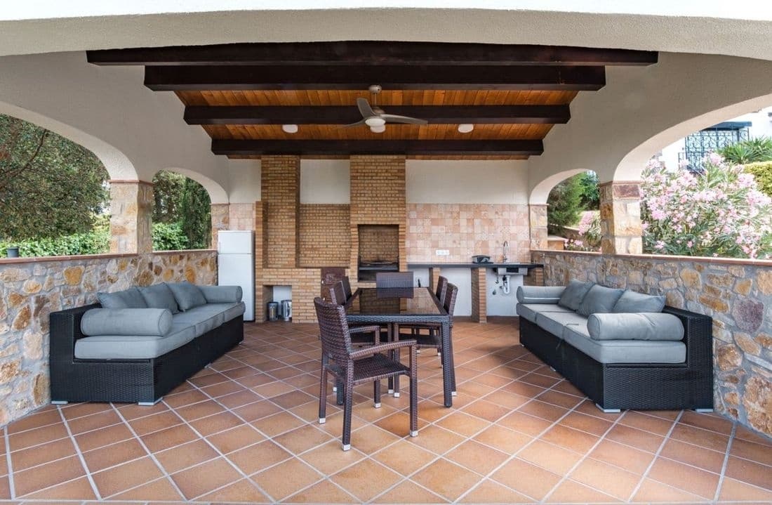 4 soveværelse Finca/Landehus til salg i Castell d'Aro med swimmingpool garage - € 1.250.000 (Ref: 8464330)