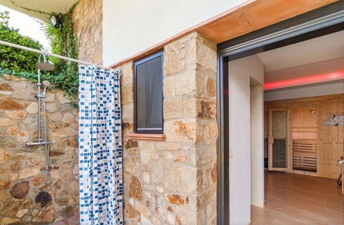 4 soveværelse Finca/Landehus til salg i Castell d'Aro med swimmingpool garage - € 1.250.000 (Ref: 8464330)