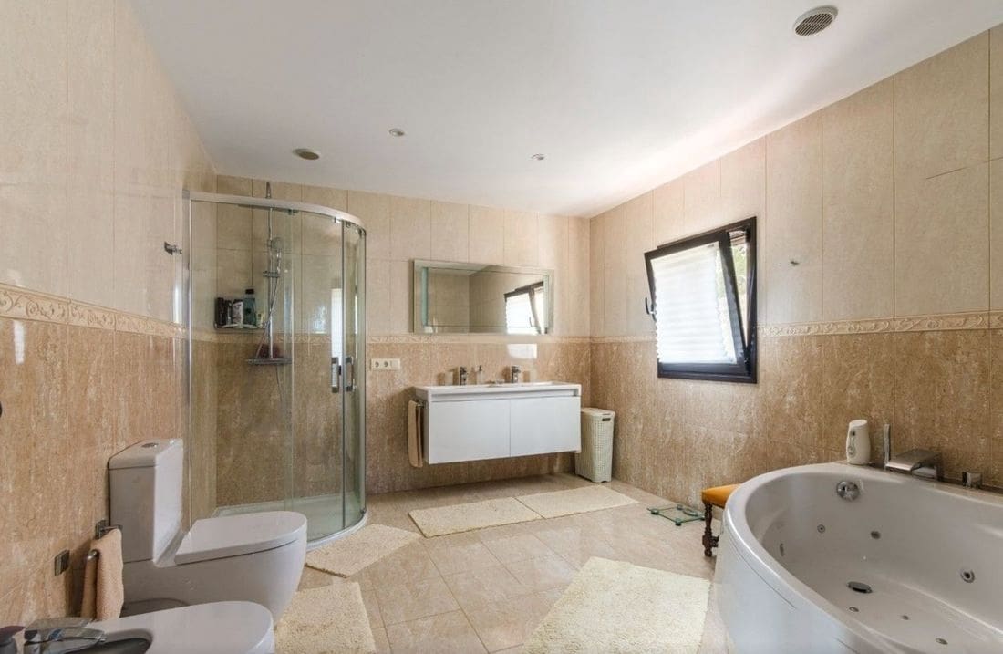 4 soveværelse Finca/Landehus til salg i Castell d'Aro med swimmingpool garage - € 1.250.000 (Ref: 8464330)