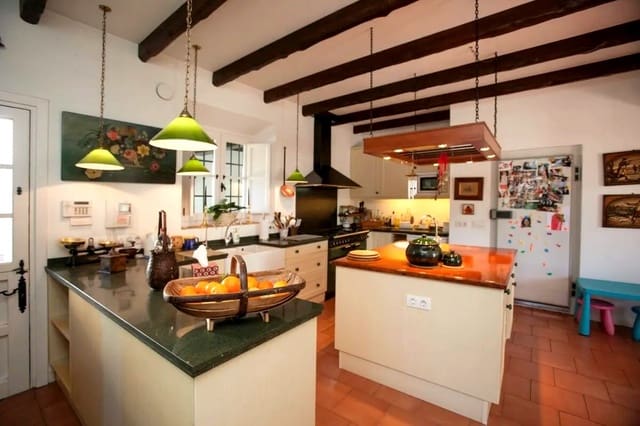 6 soverom Villa til salgs i Marbella med svømmebasseng garasje - € 2 750 000 (Ref: 8464337)