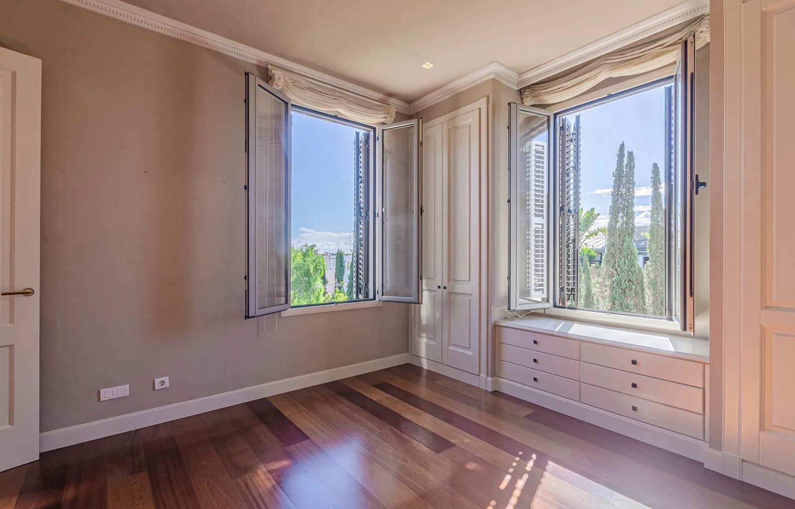 9 slaapkamer Villa te koop in Barcelona stad met zwembad garage - € 7.950.000 (Ref: 8464343)