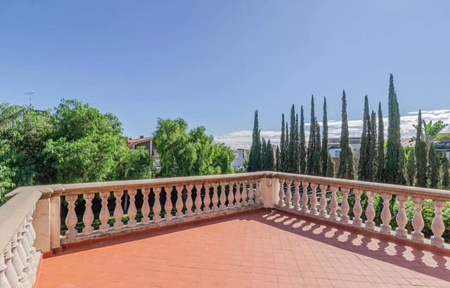 9 makuuhuone Huvila myytävänä paikassa Barcelona kaupunki mukana uima-altaan 
autotalli - 7 950 000 € (Ref: 8464343)