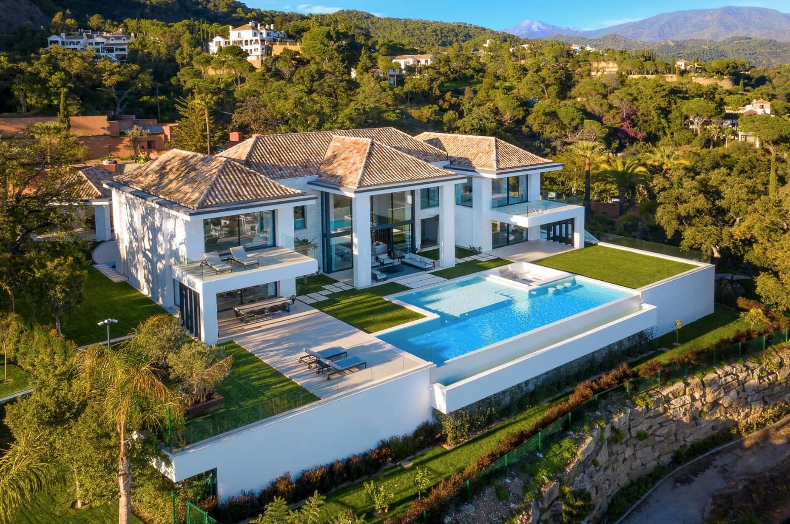 6 soverom Villa til salgs i Marbella med svømmebasseng garasje - € 6 950 000 (Ref: 8464344)