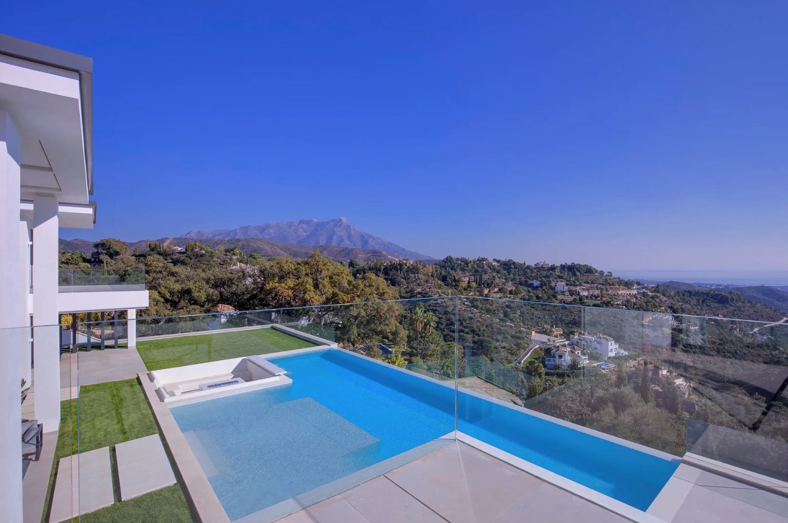 6 soverom Villa til salgs i Marbella med svømmebasseng garasje - € 6 950 000 (Ref: 8464344)