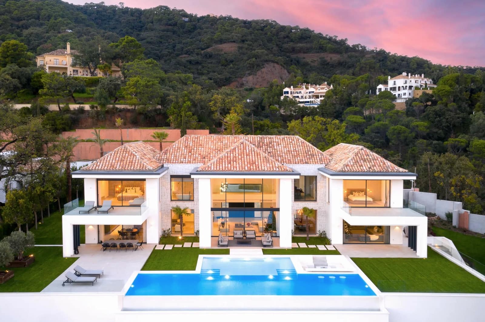 6 soverom Villa til salgs i Marbella med svømmebasseng garasje - € 6 950 000 (Ref: 8464344)