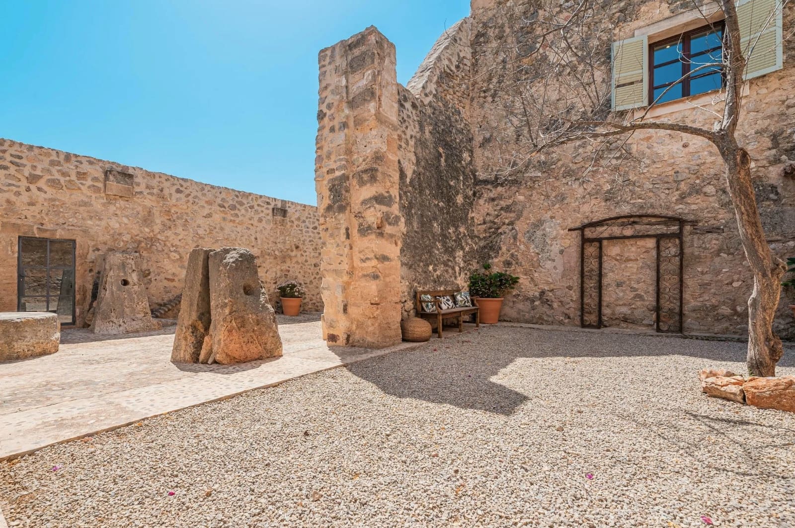 6 soveværelse Villa til salg i Alaro med swimmingpool garage - € 6.850.000 (Ref: 8464345)