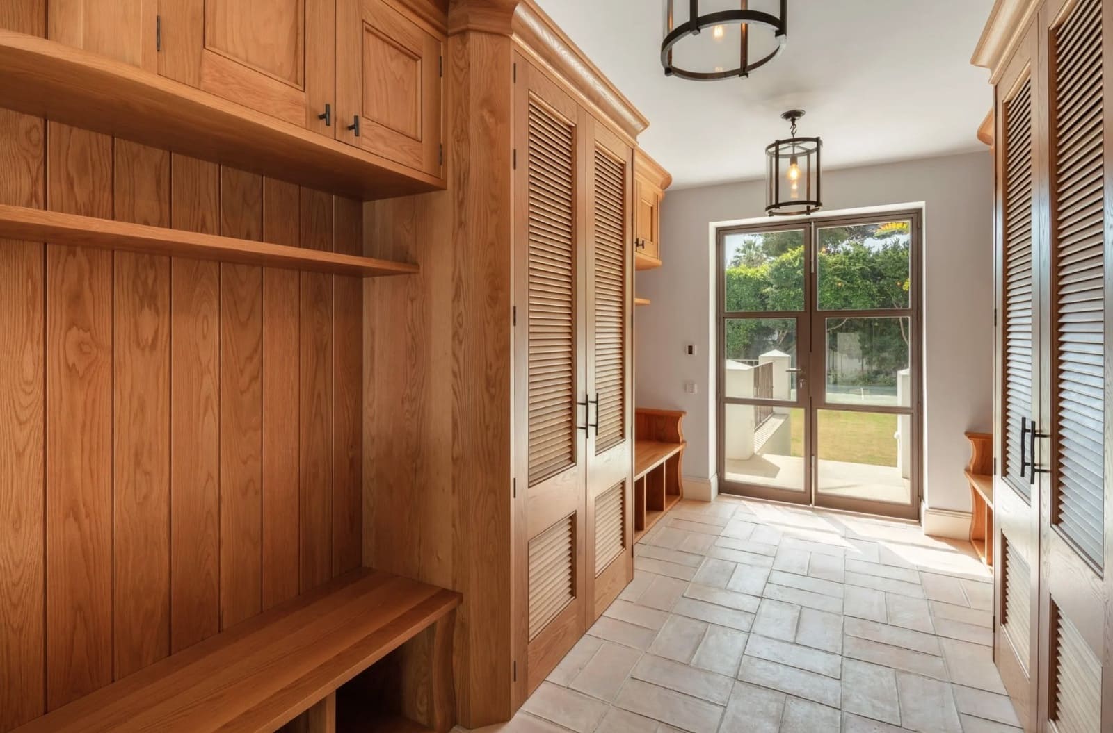 8 bedroom Villa for sale in Marbella with pool garage - € 28,900,000 (Ref: 8464346)