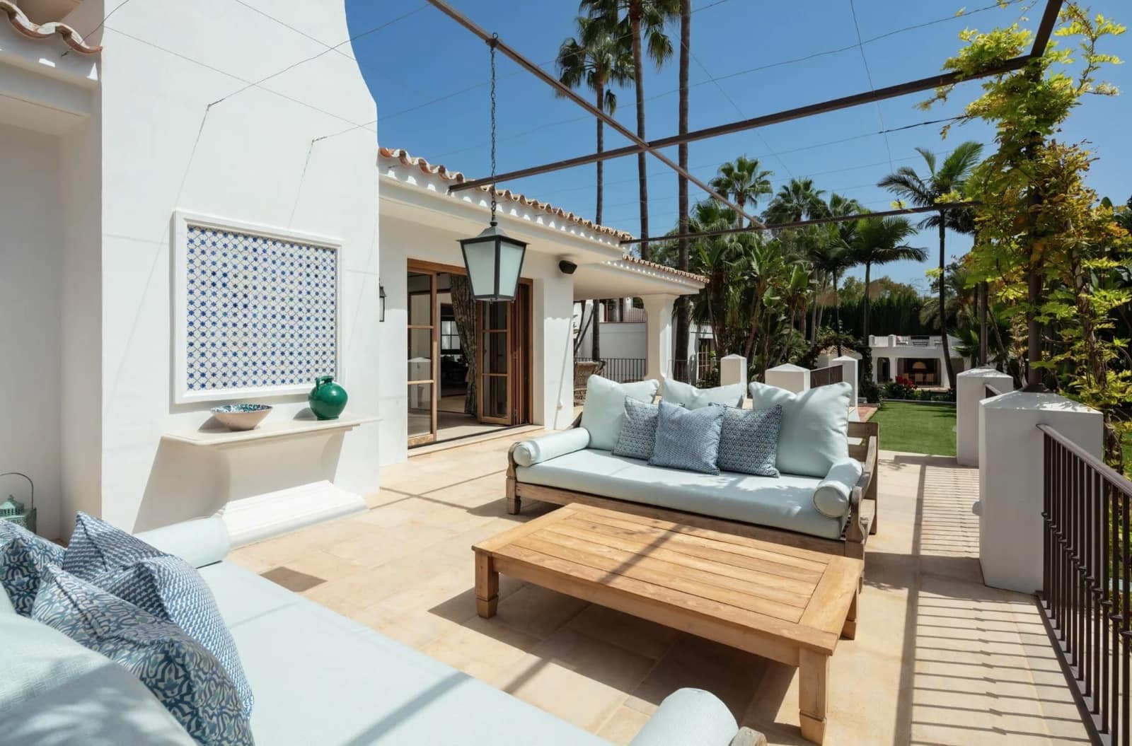 8 bedroom Villa for sale in Marbella with pool garage - € 28,900,000 (Ref: 8464346)