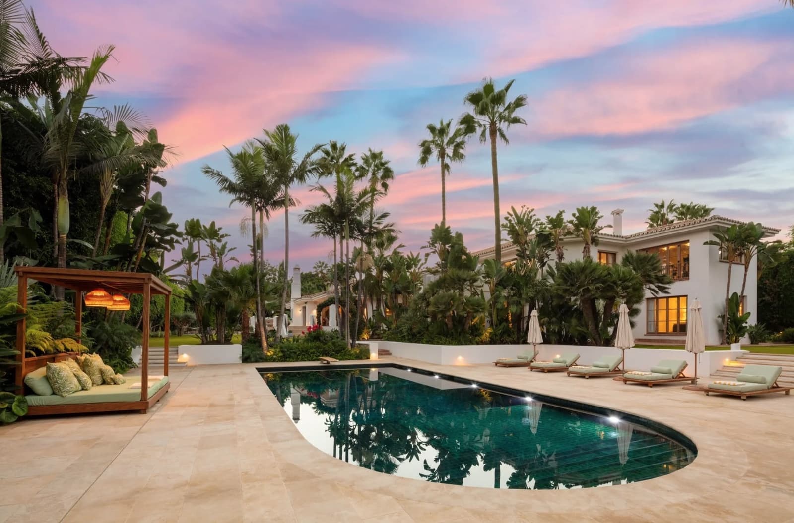 8 bedroom Villa for sale in Marbella with pool garage - € 28,900,000 (Ref: 8464346)