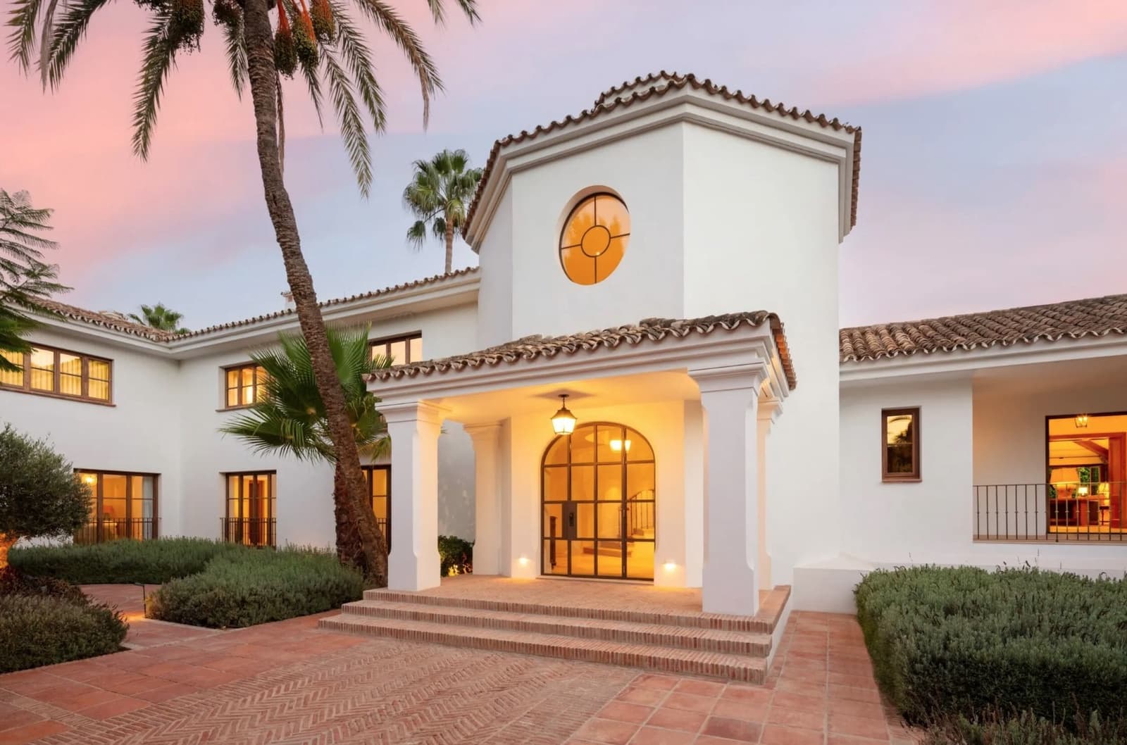 8 bedroom Villa for sale in Marbella with pool garage - € 28,900,000 (Ref: 8464346)