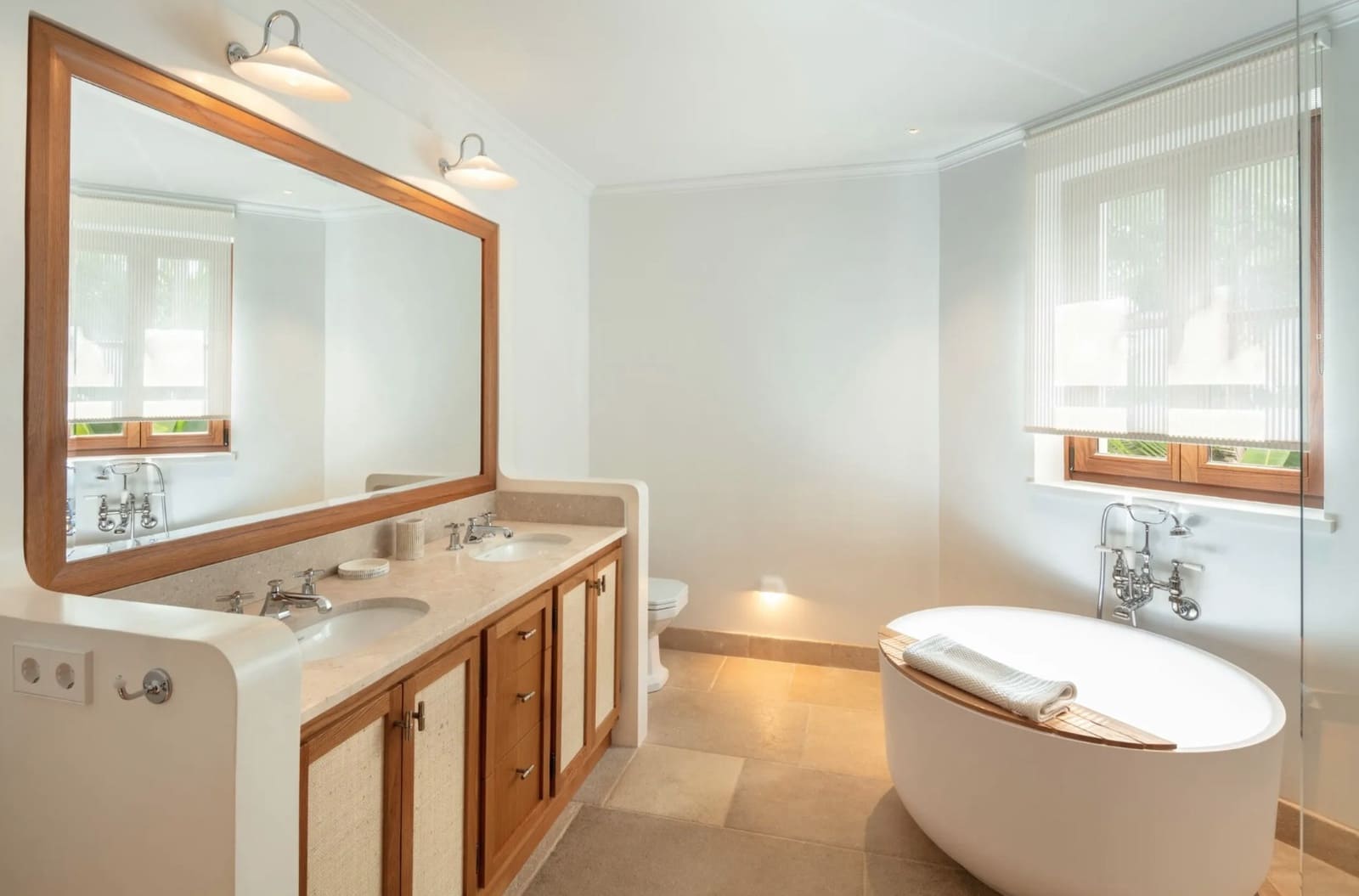 8 bedroom Villa for sale in Marbella with pool garage - € 28,900,000 (Ref: 8464346)