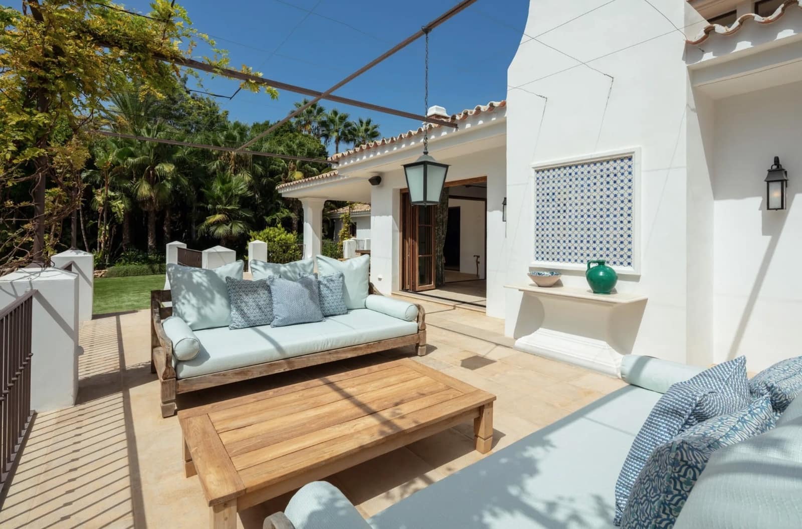 8 bedroom Villa for sale in Marbella with pool garage - € 28,900,000 (Ref: 8464346)