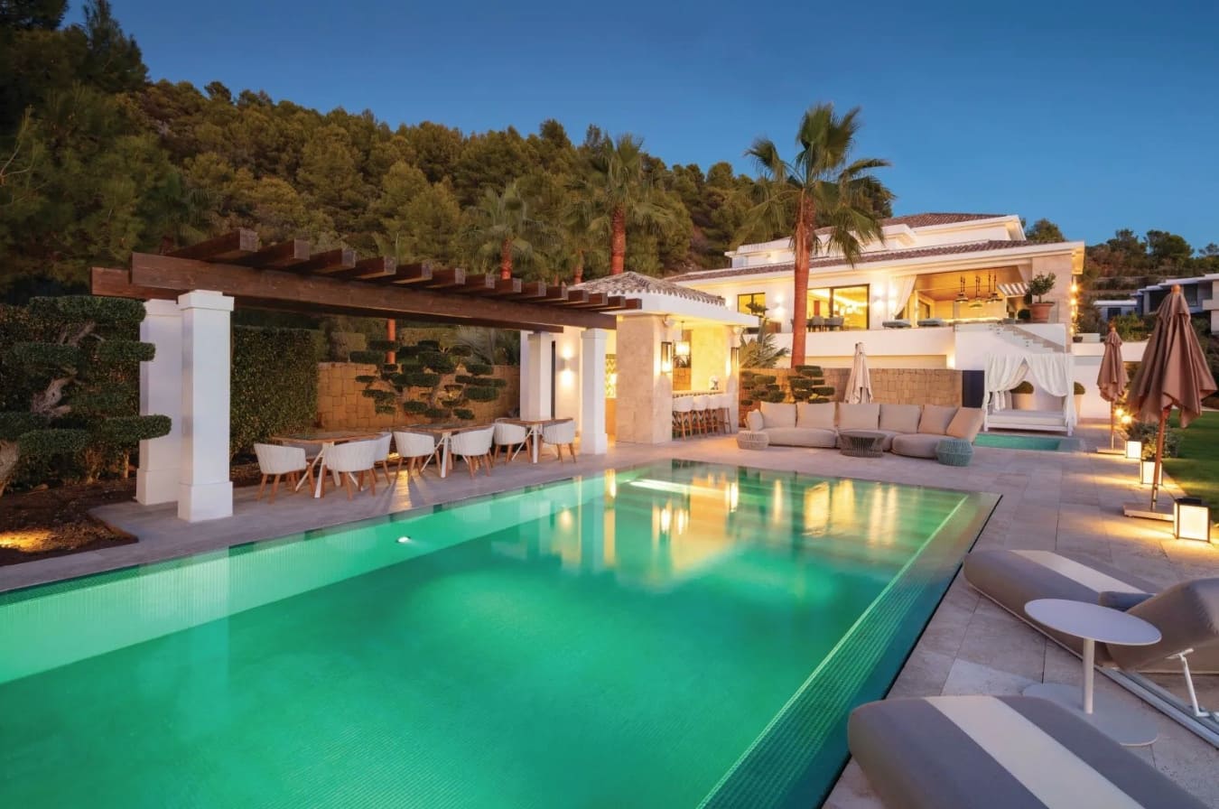 9 Zimmer Villa zu verkaufen in Marbella mit Pool Garage - 27.500.000 € (Ref: 8464347)