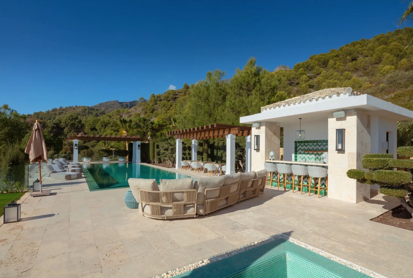 9 Zimmer Villa zu verkaufen in Marbella mit Pool Garage - 27.500.000 € (Ref: 8464347)