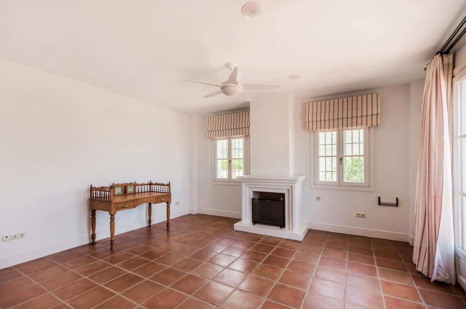 8 sypialnia Willa na sprzedaż w Marbella z basenem garażem - 4 500 000 € (Ref: 8464349)