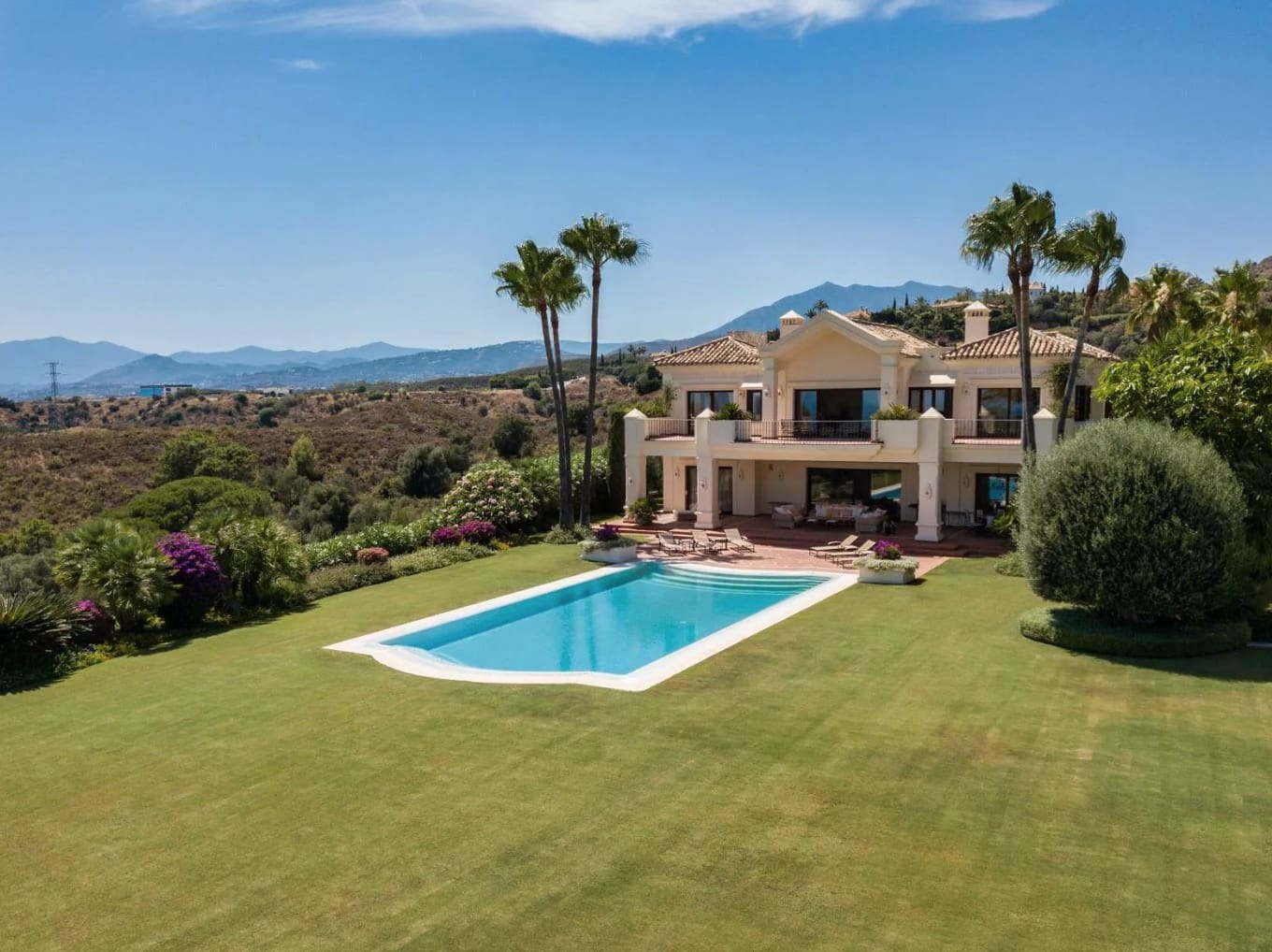 5 slaapkamer Villa te koop in Golden Mile met zwembad garage - € 5.900.000 (Ref: 8464352)