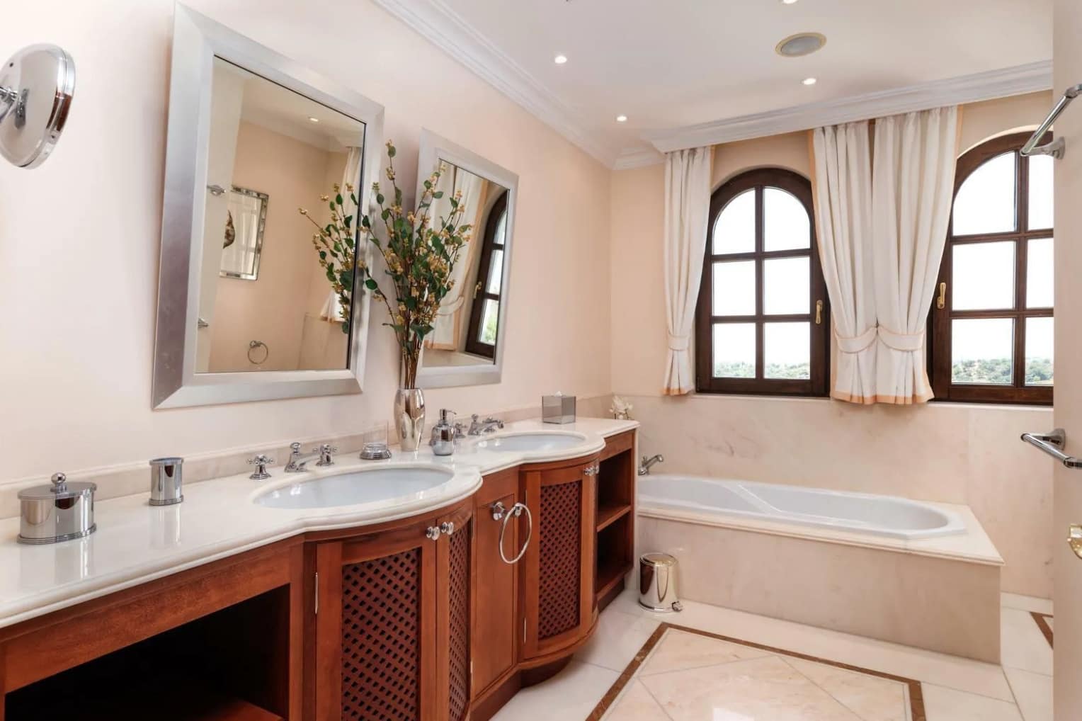 5 slaapkamer Villa te koop in Golden Mile met zwembad garage - € 5.900.000 (Ref: 8464352)