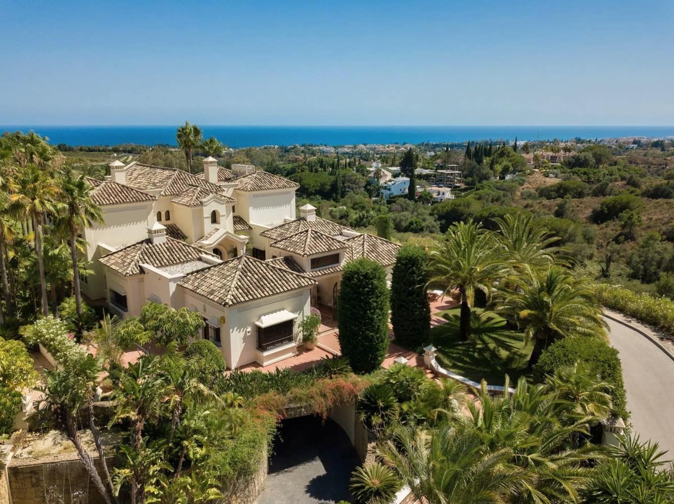 5 slaapkamer Villa te koop in Golden Mile met zwembad garage - € 5.900.000 (Ref: 8464352)