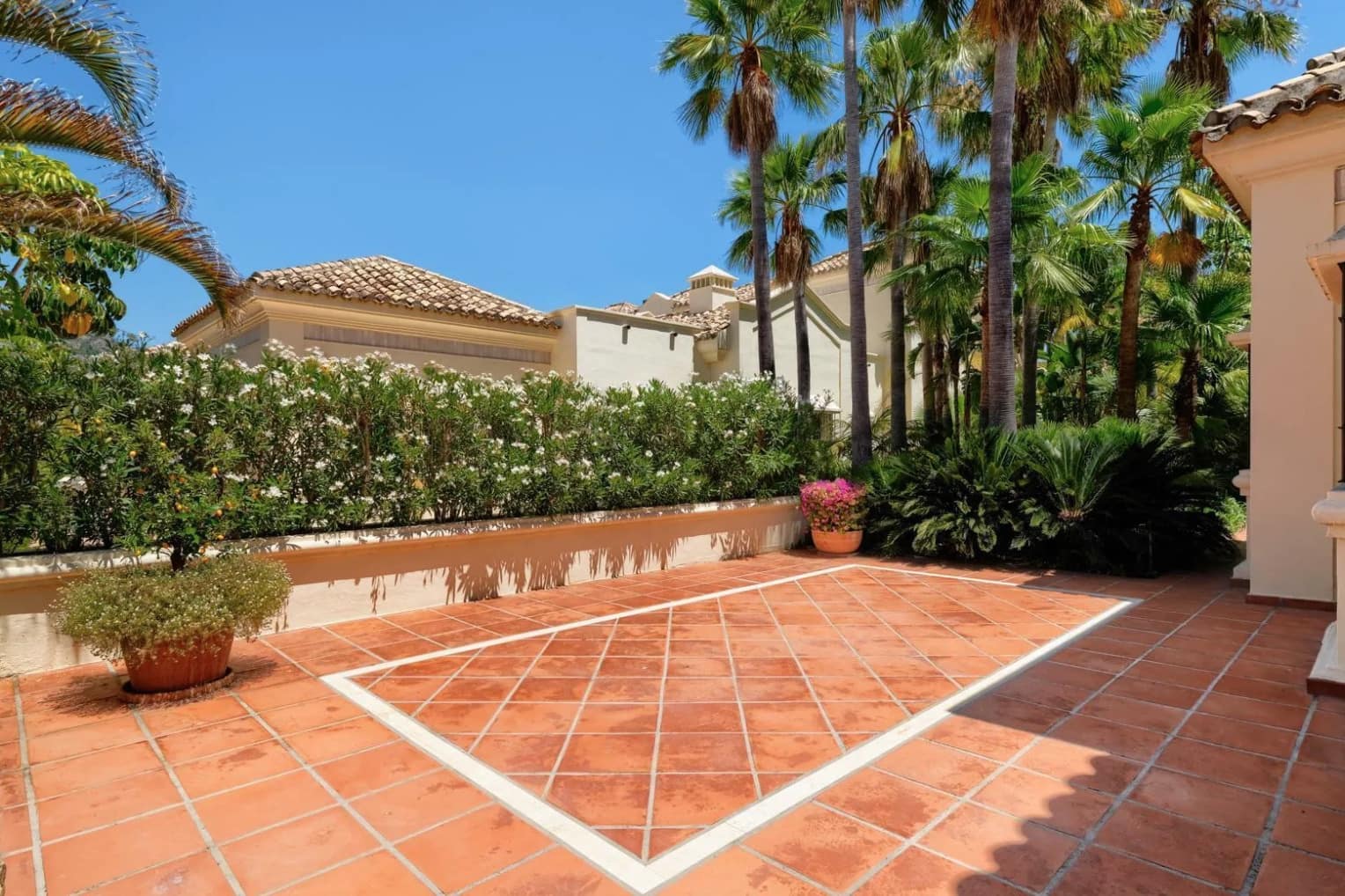 5 slaapkamer Villa te koop in Golden Mile met zwembad garage - € 5.900.000 (Ref: 8464352)