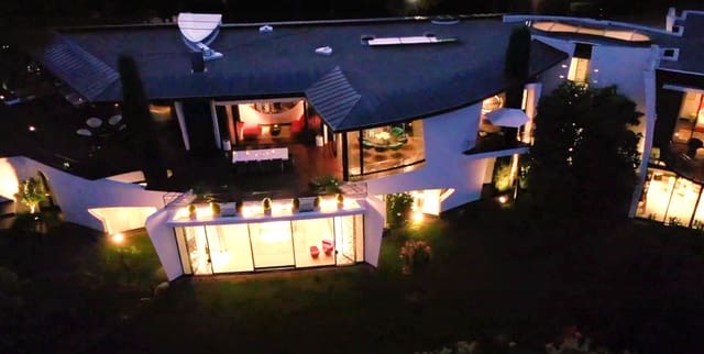 7 makuuhuone Huvila myytävänä paikassa Barcelona kaupunki mukana uima-altaan 
autotalli - 16 000 000 € (Ref: 8464355)